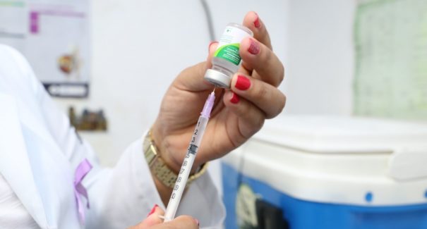 Vacinação contra H1N1 prossegue nesta quarta com nomes iniciados pelas letras J, K e L