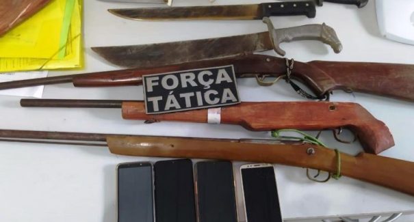 Polícia militar prende três suspeitos de assaltos a mão armada