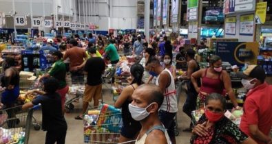 Supermercados lotam após anúncio de lockdown nessa quinta