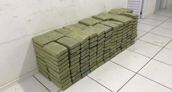 Polícia prende homem suspeito com 250 kg de maconha