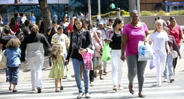 Perda total ou em parte da renda mensal já atingiu 40% dos brasileiros