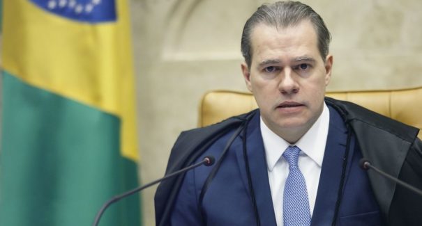 Toffoli recebe alta, mas continua afastado das atividades