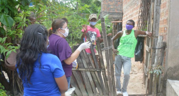 Famílias do bairro Coroadinho recebem máscaras