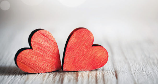O corpo fala: 5 gestos e expressões que você deve evitar no encontro com o crush!