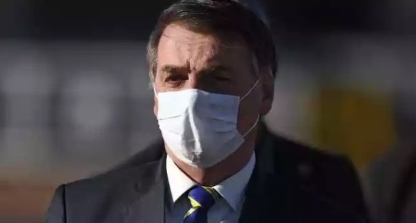 Bolsonaro: governadores que não seguirem decreto “afloram autoritarismo”