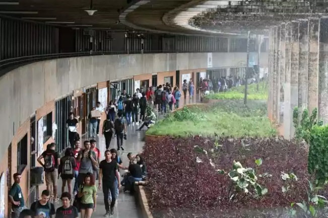 MEC estende suspensão de aulas presenciais em universidades até 14 de junho