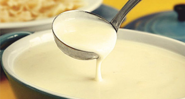 Saiba como fazer molho branco com requeijão