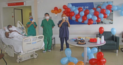 Paciente internado no Hospital Dr. Carlos Macieira ganha festa surpresa de aniversário