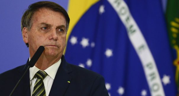 Bolsonaro confirma estender auxílio emergencial, mas com valor abaixo de R$ 600