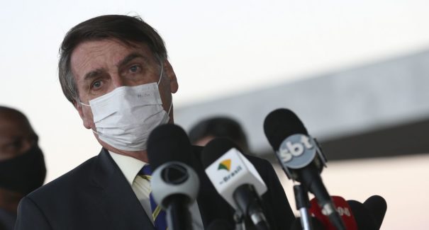 Bolsonaro quer cloroquina para pacientes com sintomas leves