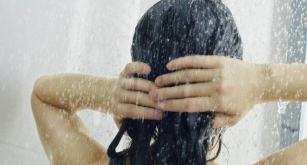 Dicas para preparar banhos e atrair amor, dinheiro e sorte em 2022
