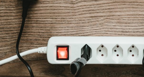 Saiba como evitar acidentes com energia em casa
