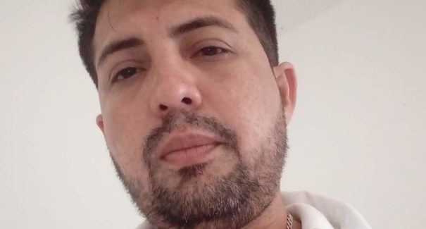 Enfermeiro solta foguetes e comemora morte de Prefeito no interior do Maranhão