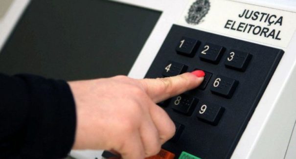Urna eletrônica é segura, diz TCU