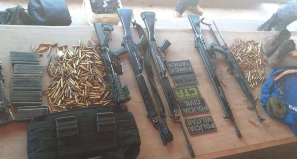 Polícia apreende fuzis, munição e dinamite no interior do Maranhão