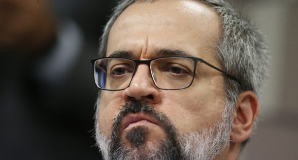 Abraham Weintraub anuncia saída do Ministério da Educação