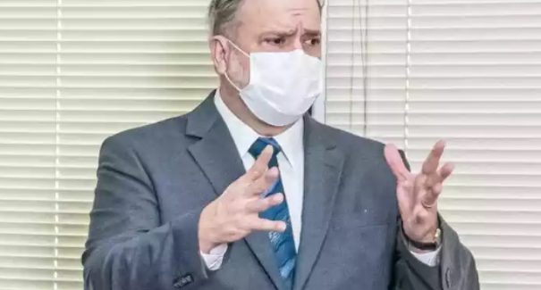 Aras pede que responsáveis por invasões a hospitais sejam investigados