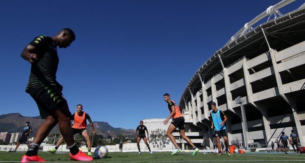 Jogadores testam positivo para covid-19 no Botafogo e no Corinthians