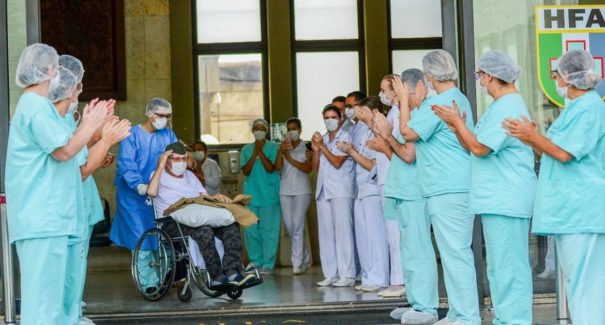 Brasil assume primeiro lugar em número de recuperados de covid-19