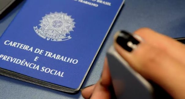 12,7 milhões de brasileiros estão desempregados, segundo o IBGE