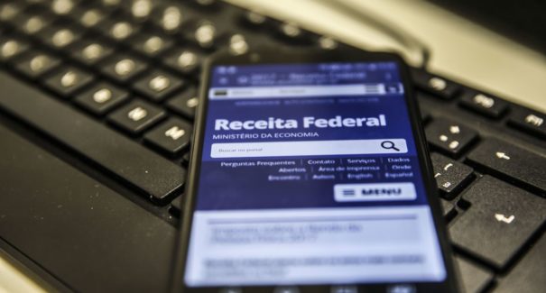 Entrega do Imposto de Renda com atraso tem multa a partir de hoje