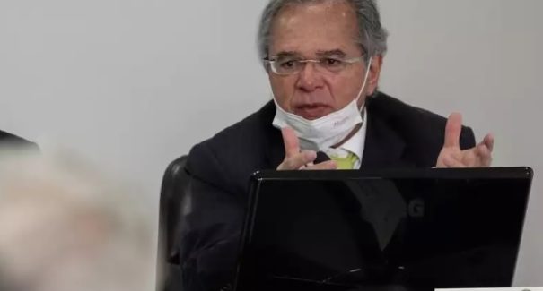 Governo vai pagar mais duas parcelas de R$ 600 em três meses, diz Guedes