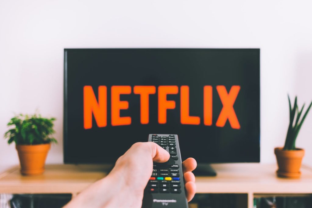 4 séries para assistir na hora do almoço
