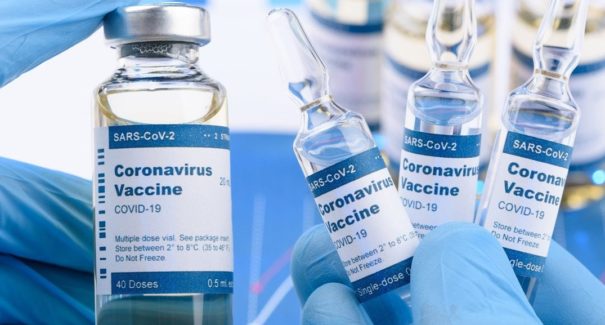Covid-19: Rússia anuncia vacina em fase final de testes