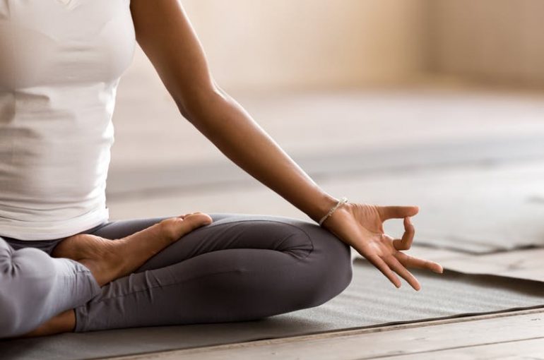 Como praticar yoga? 5 dicas para começar a praticar