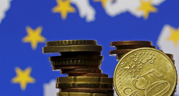 União Europeia tenta acordo sobre recuperação pós-covid-19
