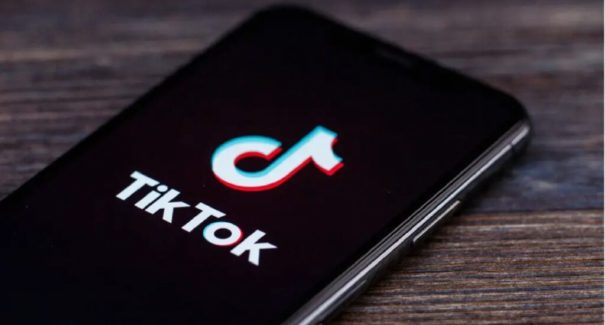 TikTok define limite diário de uso para menores de 18 anos