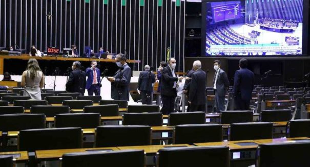 Câmara aprova MP com reforço de até R$ 16 bi a estados e municípios