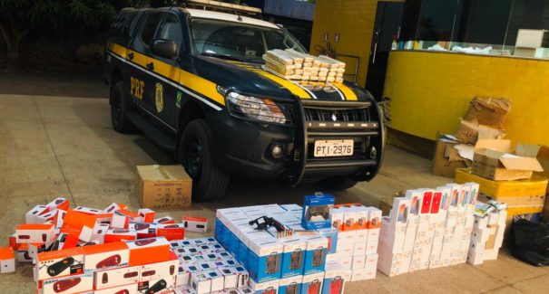 Vídeo: PRF apreende drogas, arma, munições e produtos contrabandeados na BR-010