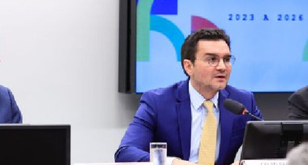 Preço das passagens é entrave ao desenvolvimento do turismo no Brasil, diz ministro