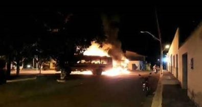 Ônibus escolares são incendiados no município de Fortuna