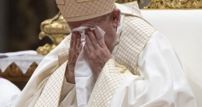 Papa Francisco chora pedindo fim da pandemia do coronavírus? Checamos!