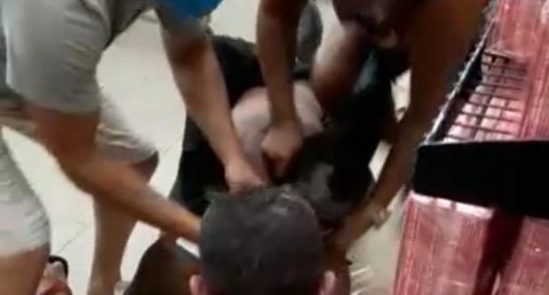 Homem tenta esfaquear segurança em supermercado de São Luís? Checamos!