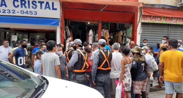 Comerciante chinês é preso suspeito de agredir cliente na Rua de Santana