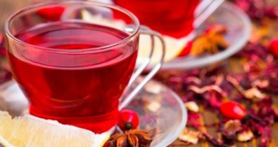 Conheça os benefícios do chá de hibisco