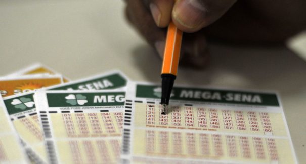 Ninguém acerta e prêmio da Mega-Sena acumula para R$ 42 milhões