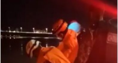 Corpo de Bombeiros resgata mulher que se jogou da ponte  São Francisco em São Luís