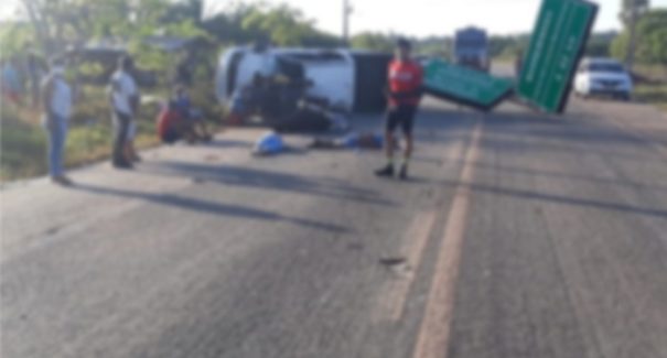Duas pessoas morrem em grave acidente na BR 402
