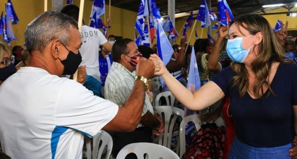 Pré-candidatos causam aglomeração em busca de eleitores