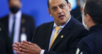 Advogado de Bolsonaro admite ter recomprado Rolex nos Estados Unidos