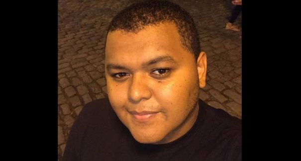 Veículo colide em muro e causa morte de jovem na praia do Meio