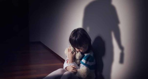 Denúncias de abuso contra crianças crescem 114%