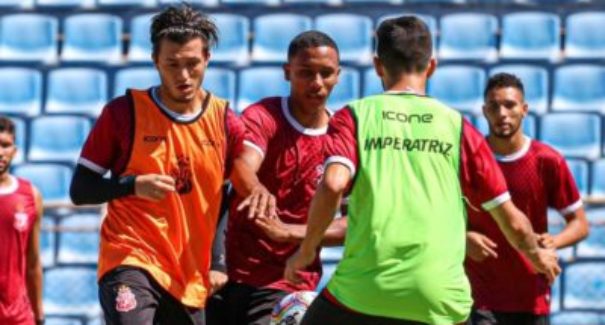 Jogadores do Imperatriz testam positivo para a Covid-19 e estreia é cancelada