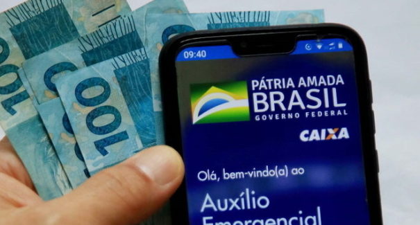 Nascidos em novembro recebem hoje (11) o auxílio emergencial