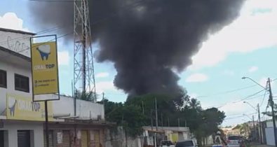 Depósito de materiais de construção pega fogo em São Luís