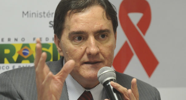 OMS precisa de comprovação de fases para aprovar nova vacina russa